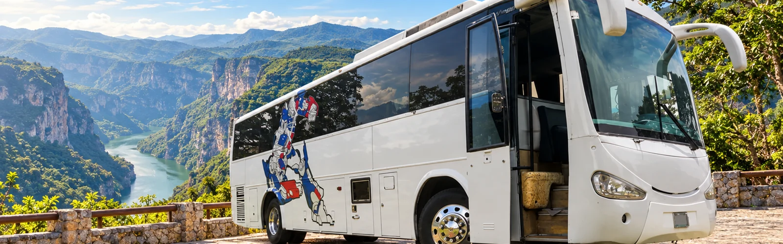 Panorámica ilustrativa de autobuses para circuitos turísticos